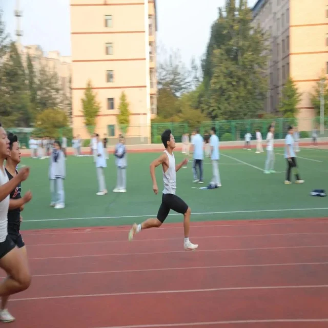 东契奇收官爆发震撼全场表现出色